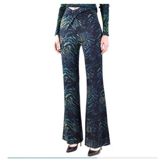 Diane Von Furstenberg Flared Trousers With Unique Textured Pattern And Fit - Picture 3 of 10